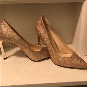 Gold sparkle pumps